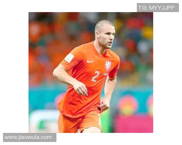 聚焦足球俱乐部表现出色球星的成长历程与赛场贡献分析