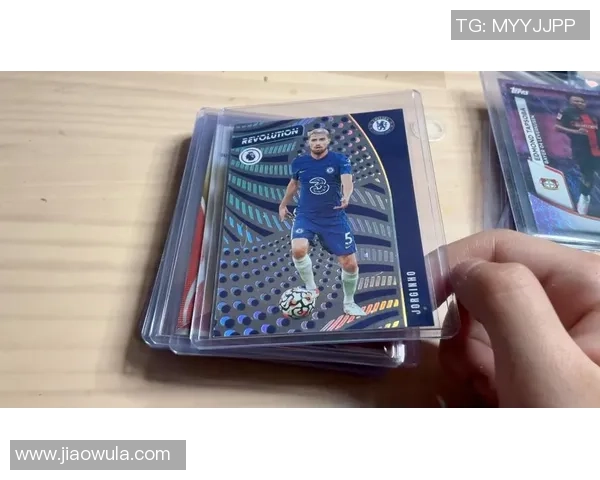 苏克经典足球球星卡收藏价值与球迷热情背后的故事解析