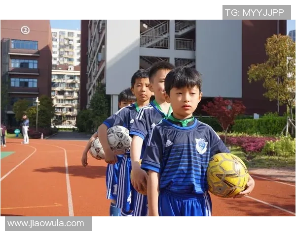 足球明星儿女主播们的成长故事与荧幕风采揭秘